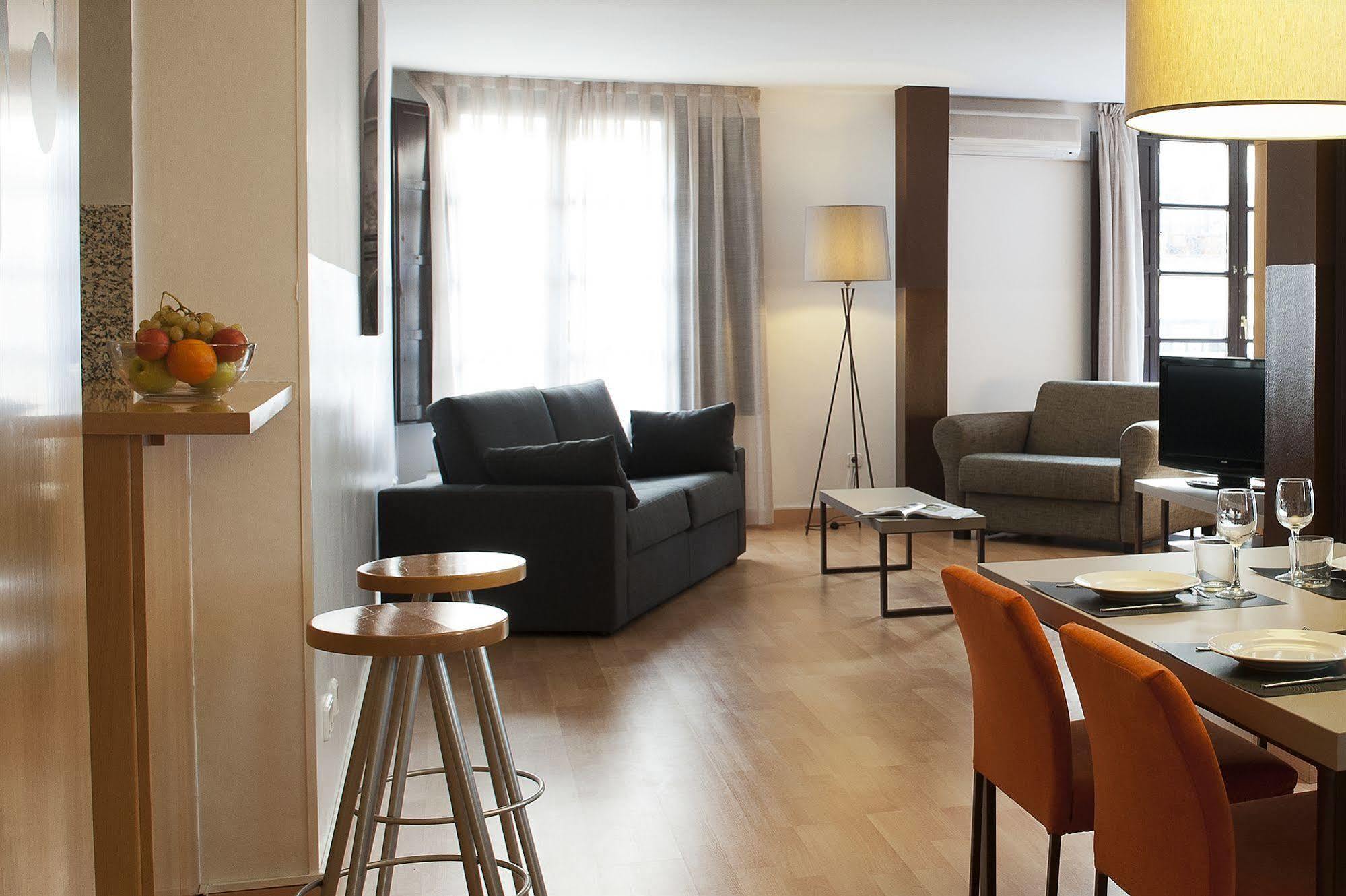 Apartament Aspasios Plaza Real *