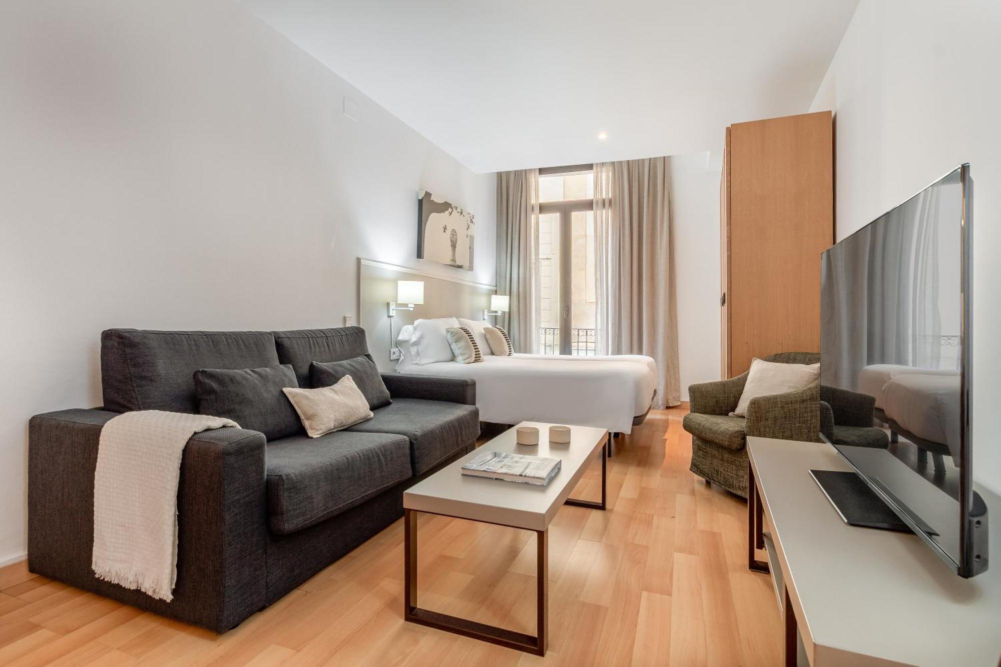 Aspasios Plaza Real Appartement *